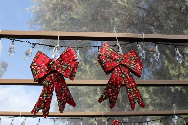 Árvores Natal Verdes Presentes Natal Brinquedos São Vendidos Nas Ruas — Fotografia de Stock