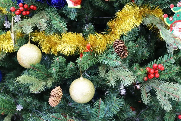 Yeşil Noel Ağaçları Noel Hediyeleri Oyuncakları Srail Hayfa Sokaklarında Satılıyor — Stok fotoğraf