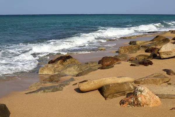 Stenarna Ligger Park Vid Medelhavets Strand Norra Delen Staten Israel — Stockfoto