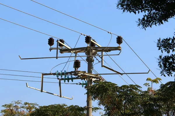 Poste Eléctrico Con Aisladores Corriente Cables Instala Norte Israel — Foto de Stock