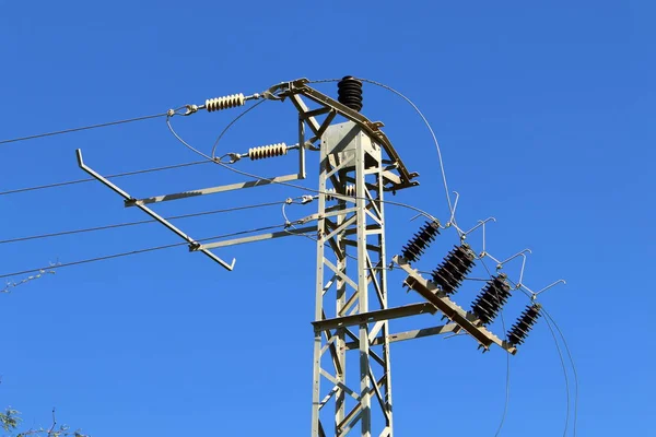 Poste Eléctrico Con Aisladores Corriente Cables Instala Norte Israel —  Fotos de Stock