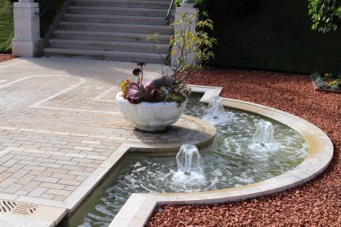 Hayfa, İsrail 'deki Bah' World Center. Bahçeleriyle tanınan Carmel dağ sırasına yayılmış 