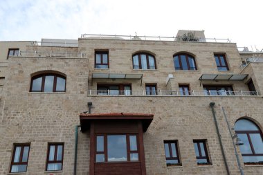 Büyük şehirdeki pencere ve balkonlar, İsrail 'in büyük şehirlerindeki mimari tarzlar. 