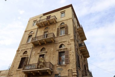 Büyük şehirdeki pencere ve balkonlar, İsrail 'in büyük şehirlerindeki mimari tarzlar. 