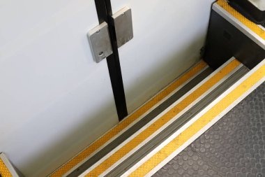 İsrail devletinin kuzeyindeki bir şehir parkında merdiven 
