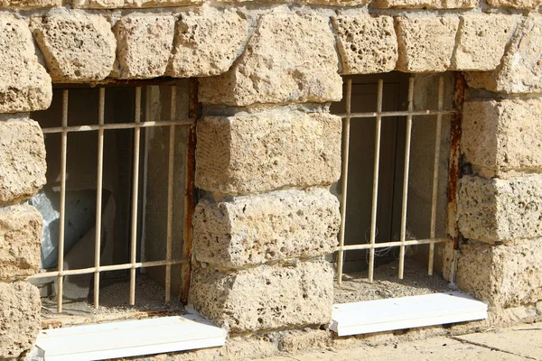 Kleines Fenster Einer Großstadt Fragmente Der Architektur Von Gebäuden Und — Stockfoto