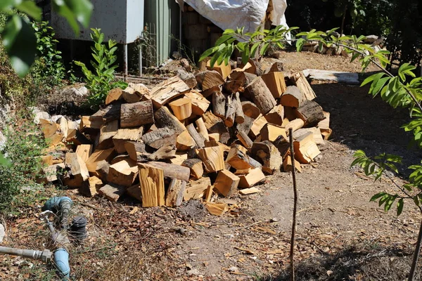 Dans Cour Maison Sont Coupés Bois Chauffage Pour Hiver Froid — Photo