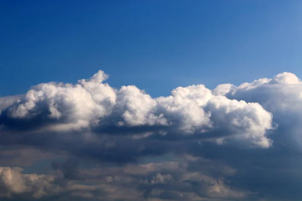 Nuvens Chuva Flutuando Céu Sobre Mar Mediterrâneo Norte Israel — Fotografia de Stock