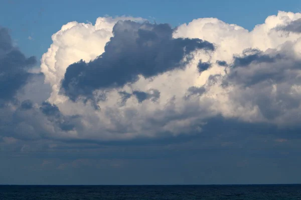 Nubes Lluvia Flotando Cielo Sobre Mar Mediterráneo Norte Israel — Foto de Stock