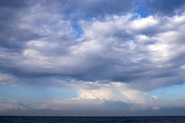 Eső Felhők Lebegnek Égen Földközi Tenger Felett Izrael Északi Részén — Stock Fotó