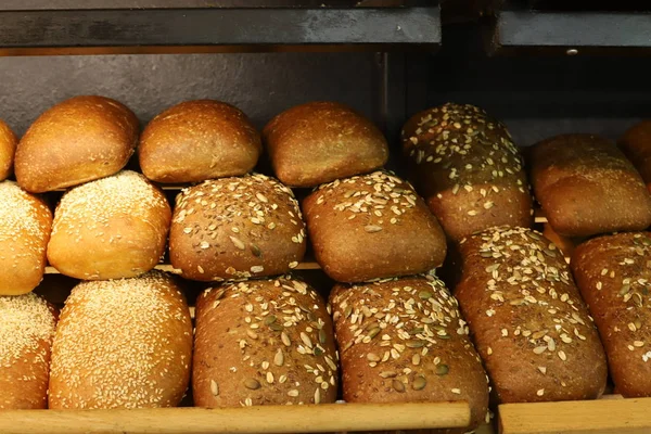 Una Variedad Pan Productos Panadería Que Hacen Venden Una Gran — Foto de Stock