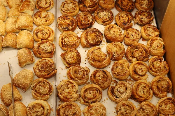 Una Variedad Pan Productos Panadería Que Hacen Venden Una Gran — Foto de Stock