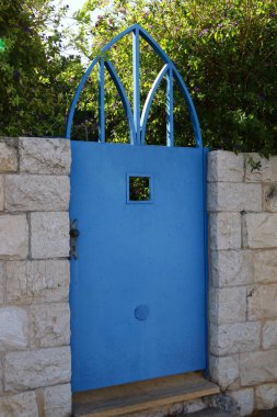 İsrail 'in başkenti Kudüs' teki eski binaların giriş kapıları. 