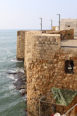 Akdeniz kıyılarındaki Acre şehrindeki antik Haçlı kalesi Kuzey İsrail 'de. 