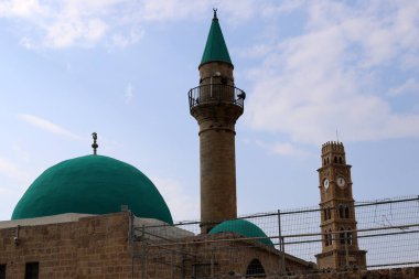 Akdeniz kıyılarındaki Acre şehrindeki antik Haçlı kalesi Kuzey İsrail 'de. 