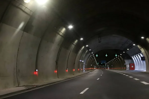 イスラエル北部の山のトンネル — ストック写真
