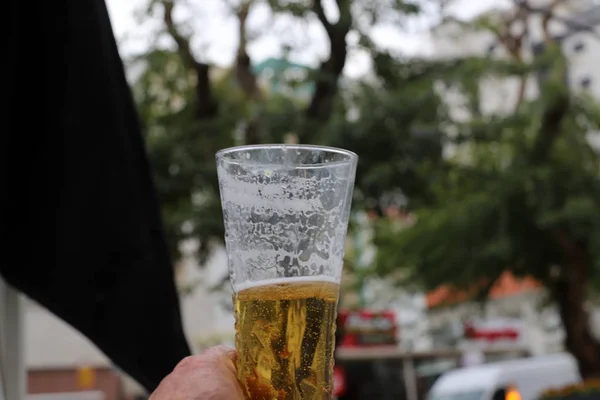 Bière Fraîche Froide Sur Une Table Dans Restaurant — Photo