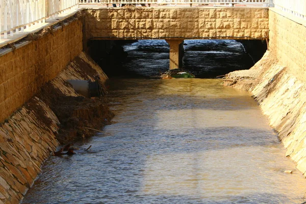 Ponte Montanha Nas Margens Mar Mediterrâneo Norte Israel — Fotografia de Stock