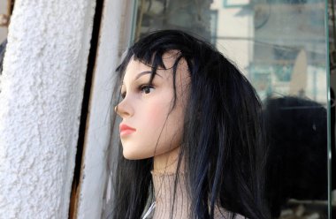 manken İsrail'de büyük bir mağaza duruyor 