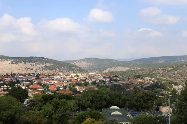 イスラエル北部の地中海沿岸の小さな町の冬の風景 — ストック写真