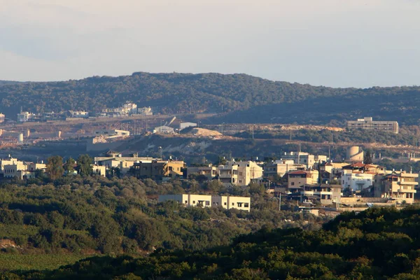 Paisaje Invernal Una Pequeña Ciudad Costa Mediterránea Norte Israel —  Fotos de Stock