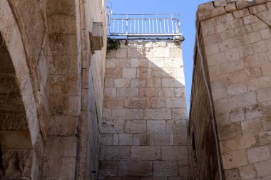 Kudüs 'ün kale duvarları 1538 yılında Osmanlı sultanı I. Süleyman tarafından inşa edilmiştir.. 