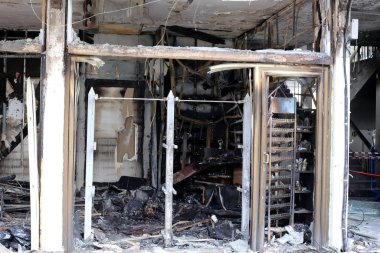 Yangın, maddi hasara, yaşama ve insanların sağlığına zarar veren kontrolsüz bir yanma sürecidir. Maddi hasara, yaşama ve insanların sağlığına zarar veren kontrolsüz bir yanma süreci..