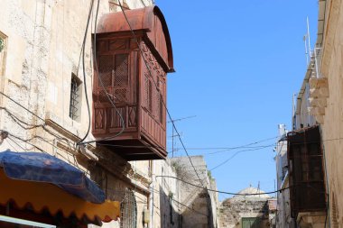 Eski Kudüs şehri, İsrail devletinin başkenti. Şehir en büyük üç din için kutsaldır: Yahudilik, Hristiyanlık ve İslam..