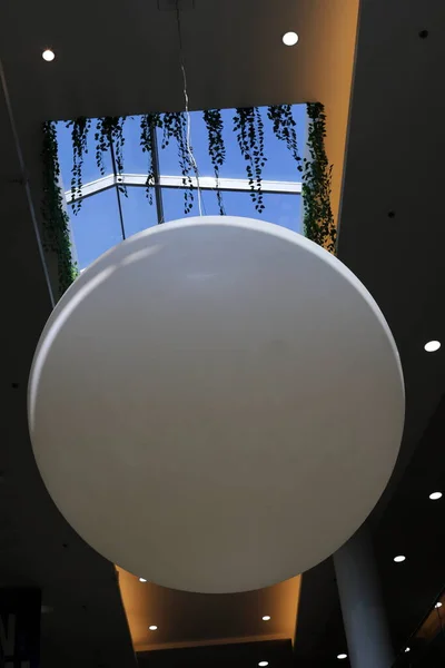 彩色充气气球 供商店装饰用 — 图库照片