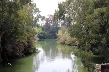 Ürdün Nehri, İsa 'nın vaftiz edildiği yer. Hıristiyanlar Ürdün 'ü kutsal bir nehir olarak görüyor 