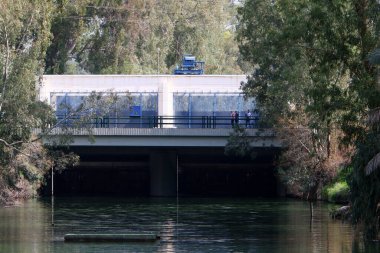 Ürdün Nehri, İsa 'nın vaftiz edildiği yer. Hıristiyanlar Ürdün 'ü kutsal bir nehir olarak görüyor 