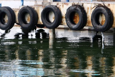 Kuzey İsrail 'de Celile Denizi üzerindeki Tiberias şehrindeki iskelede. 