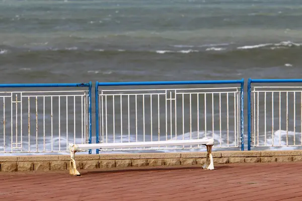 Banc Dresse Dans Parc Urbain Sur Les Rives Mer Méditerranée — Photo