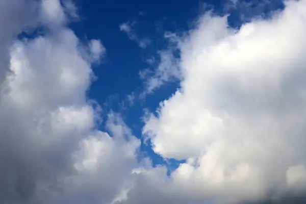 Nuvens Chuva Flutuando Através Céu Sobre Mar Mediterrâneo Norte Israel — Fotografia de Stock