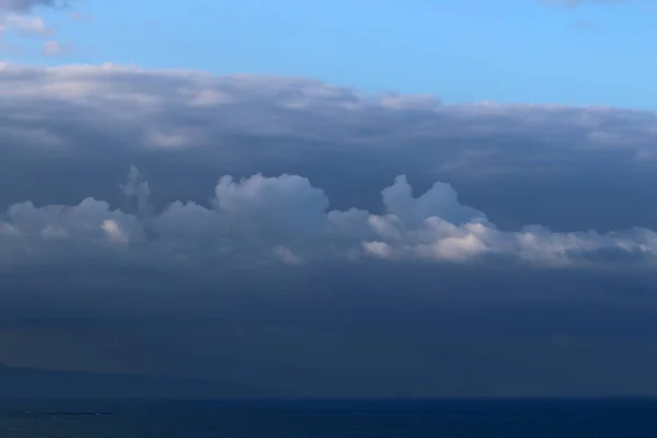 Дождевые Облака Плывущие Небу Над Средиземным Морем Севере Израиля — стоковое фото