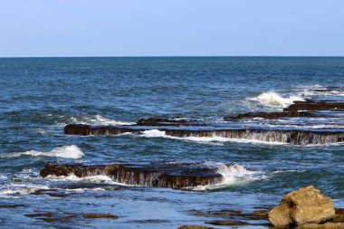 İsrail devletinin kuzeyinde Akdeniz'in ıssız kıyıları 