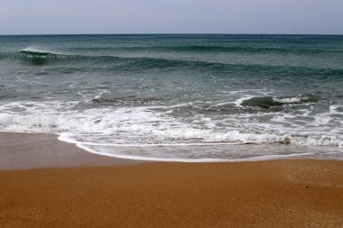İsrail devletinin kuzeyinde Akdeniz'in ıssız kıyıları 