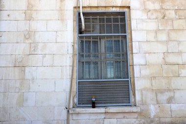İsrail 'in başkenti Kudüs' te küçük bir pencere. 
