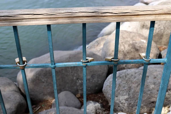 Clôture Dans Parc Urbain Sur Les Rives Mer Méditerranée Nord — Photo