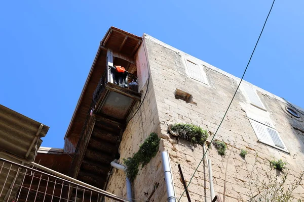 Raam Balkon Een Architectonisch Detail Van Moderne Bouw Israël Stadsfotografie — Stockfoto