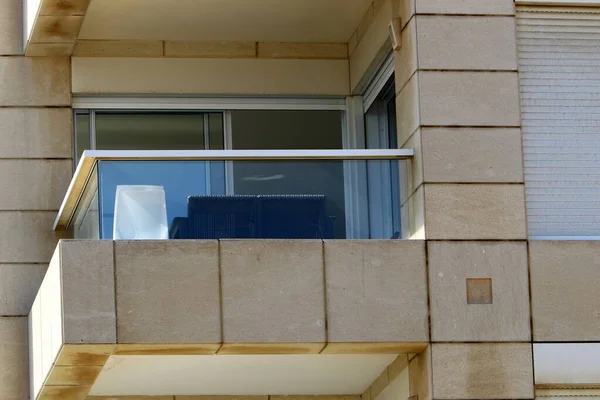 Ablak Erkély Egy Építészeti Részlet Modern Építkezés Izraelben Város Fotózás — Stock Fotó