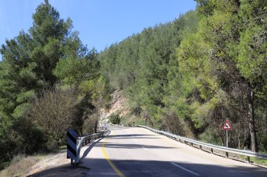 Orman, İsrail devletinin kuzeyindeki dağlarda otoyol. 