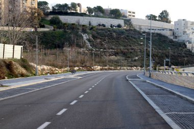 Orman, İsrail devletinin kuzeyindeki dağlarda otoyol. 