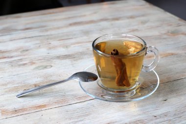 Kaynağından (doldurulmuş) testiler, 