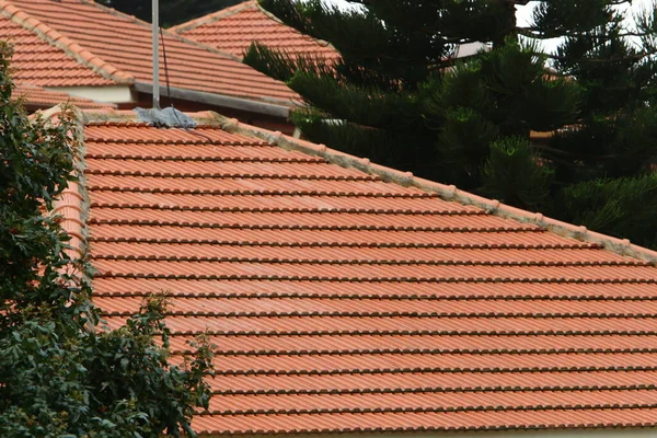 Крыша Дома Севере Израиля Покрыта Новой Красной Черепицей — стоковое фото