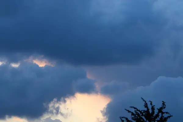 Nuages Orageux Flottant Dans Ciel Dans Nord Israël Demain Pleuvra — Photo