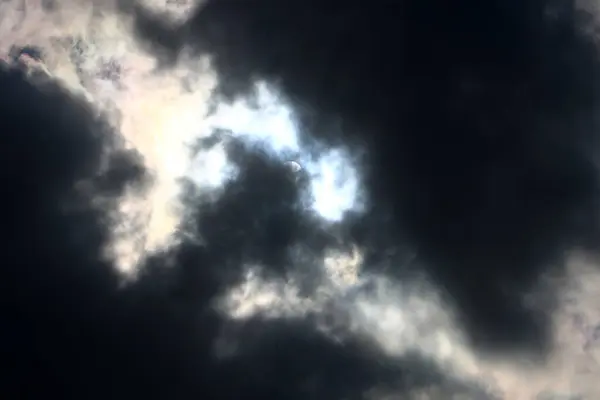 イスラエル北部の空に浮かぶ雷雲 明日は雨と風が — ストック写真