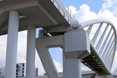 Köprü - Kuzey İsrail 'deki bir orman parkında inşa edilmiş yapay bir yapı. 