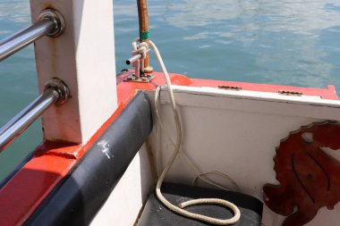 Kuzey İsrail 'deki Akdeniz kıyılarında eğlence tekneleri ve tekneler için iskele. 