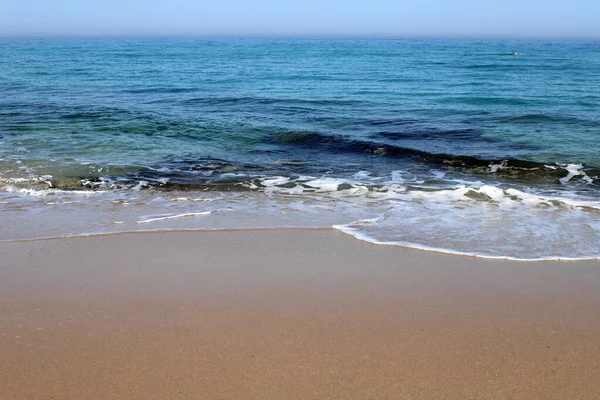 Praia Areia Nas Margens Mar Mediterrâneo Norte Israel Verão Quente — Fotografia de Stock